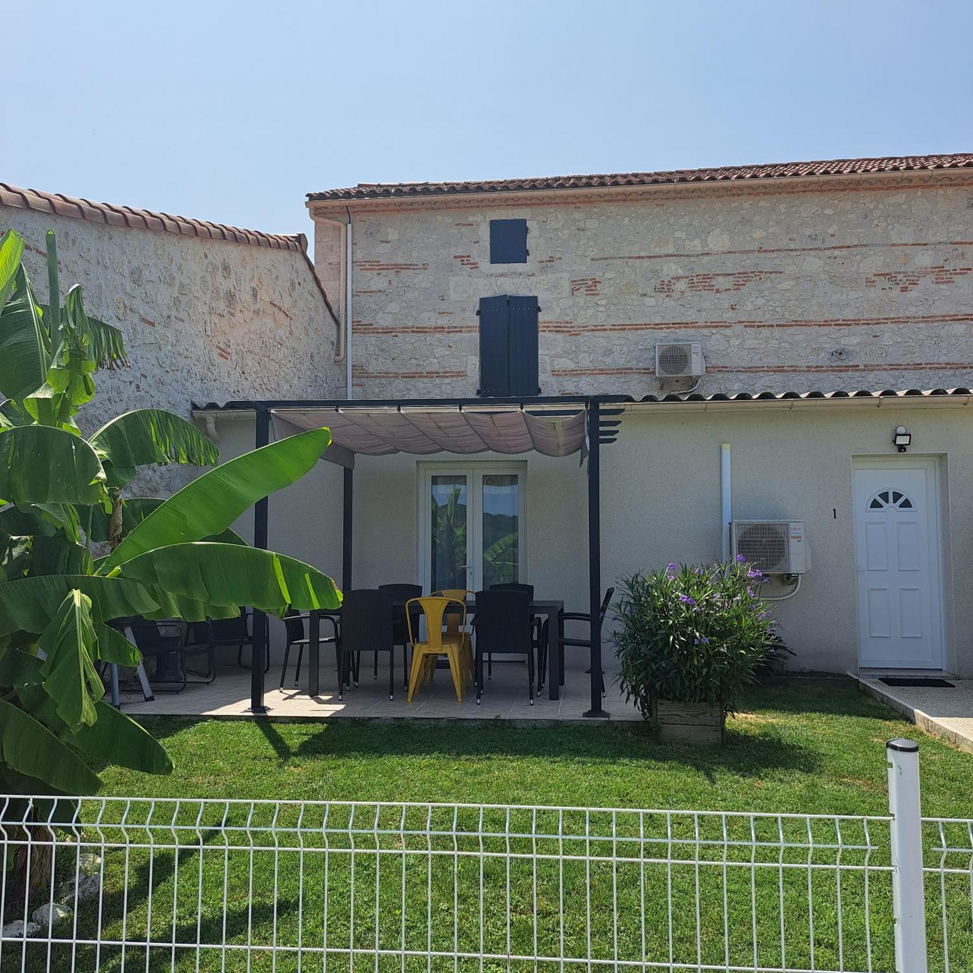 فيلا Le Domaine Vesque Saint-Pierre-de-Clairac المظهر الخارجي الصورة